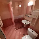 Veris Hotel 3*